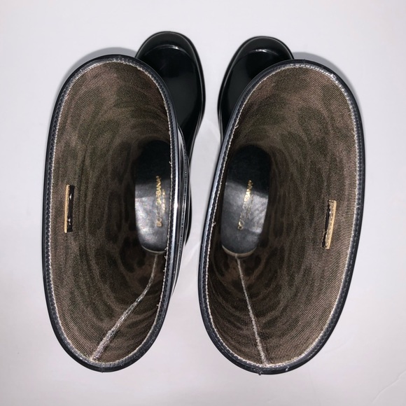 Dolce & Gabbana
rubber rain boots ๐ง - Picture 8 of 14